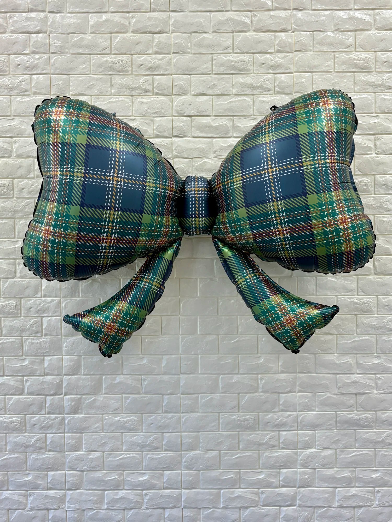 Burst Party Co. 40" Plaid Printed Bow