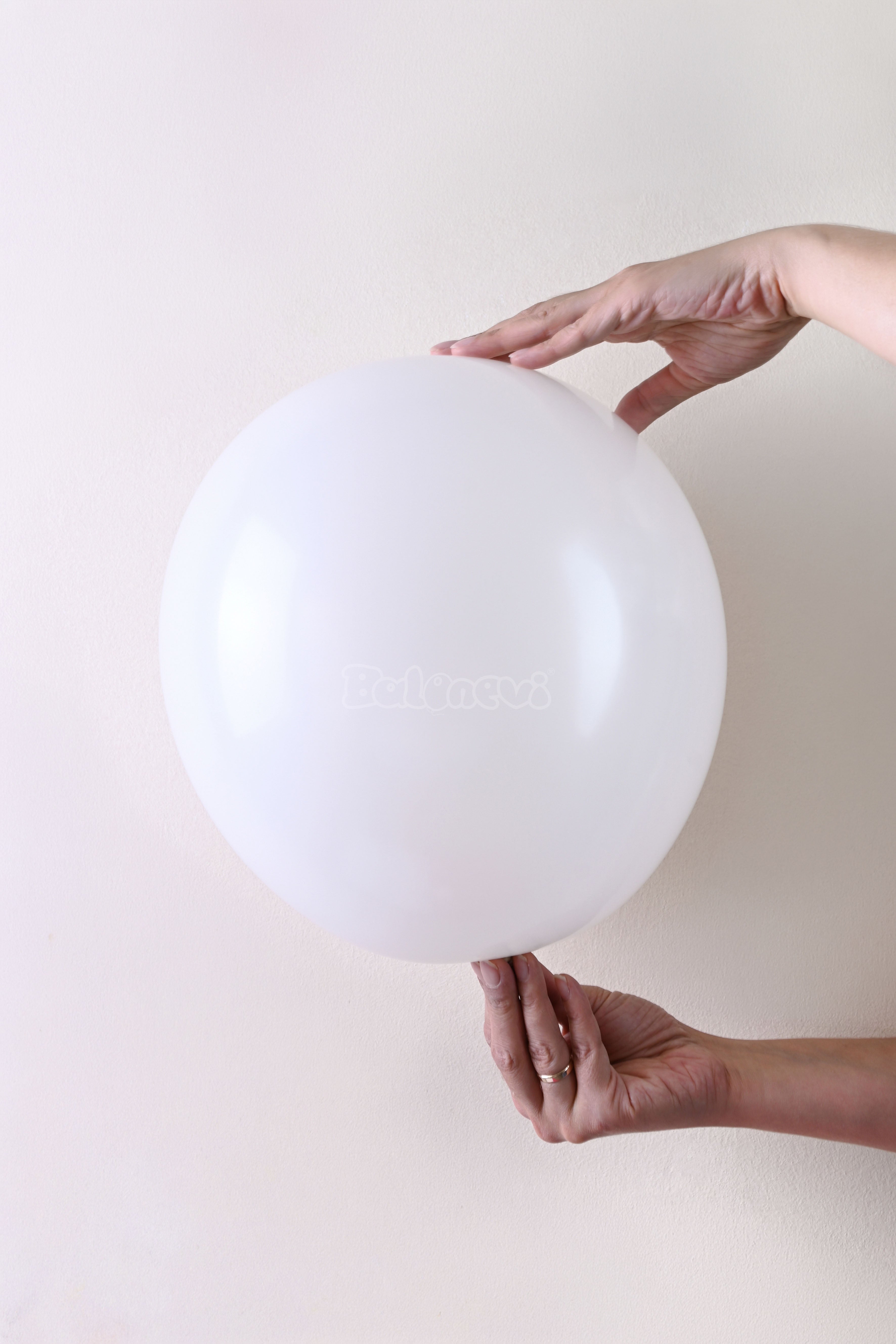 Balonevi Pastel (Standard) Oat White